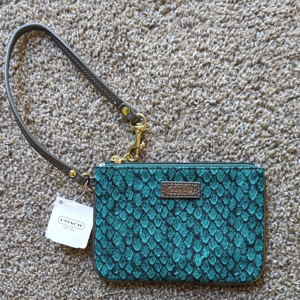 Coach Emerald Taylor Snake Print Small Wristlet NWT